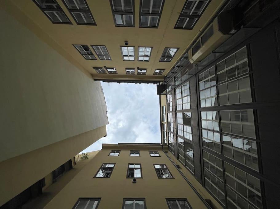 Contemporary Jindrisska Apartment Prag Eksteriør billede